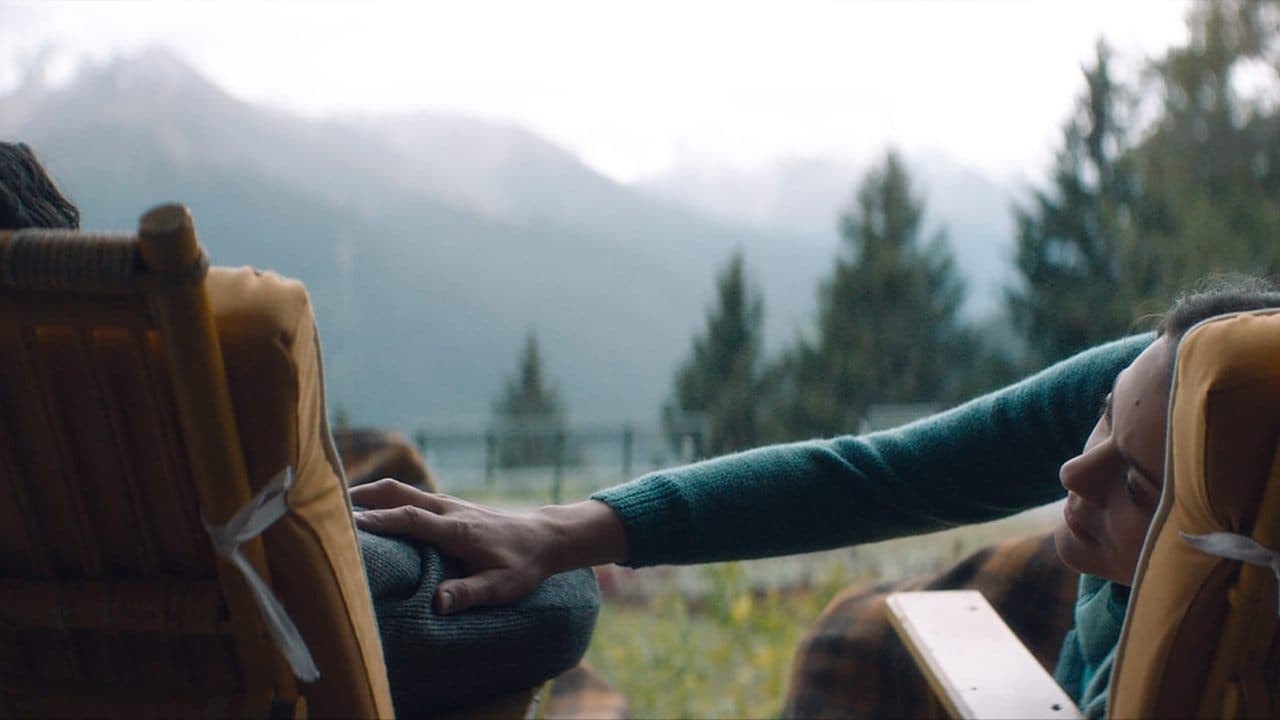 愛を綴る女の背景画像