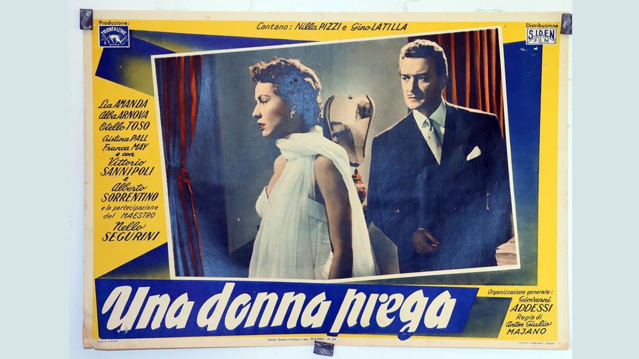 Una donna pregaの背景画像