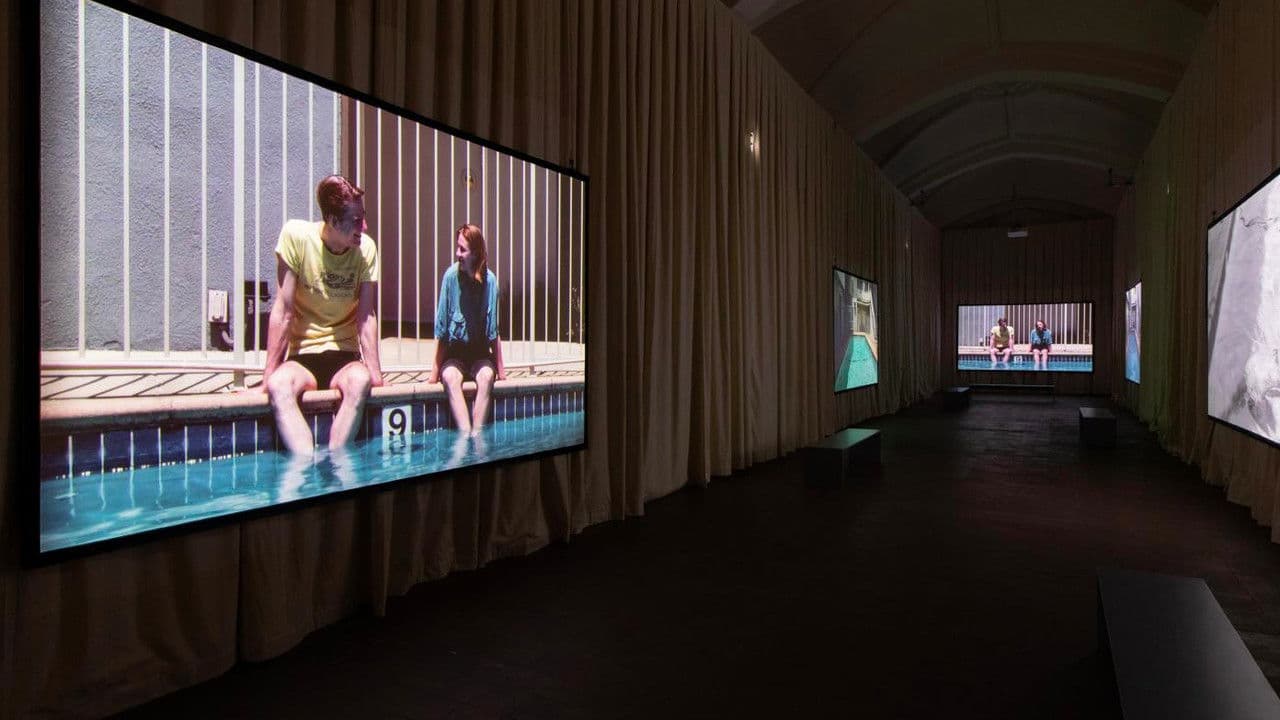 Art installation of ILOVERUSSの背景画像