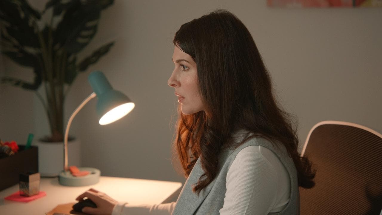 Lies My Babysitter Toldの背景画像