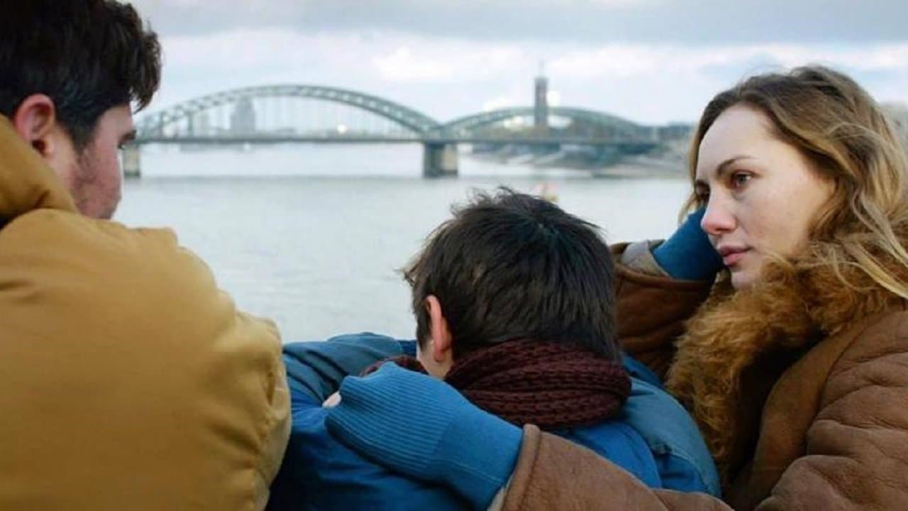 Одиссея Петраの背景画像