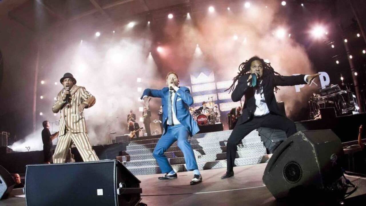 Seeed - Lollapalooza Berlin 2015の背景画像