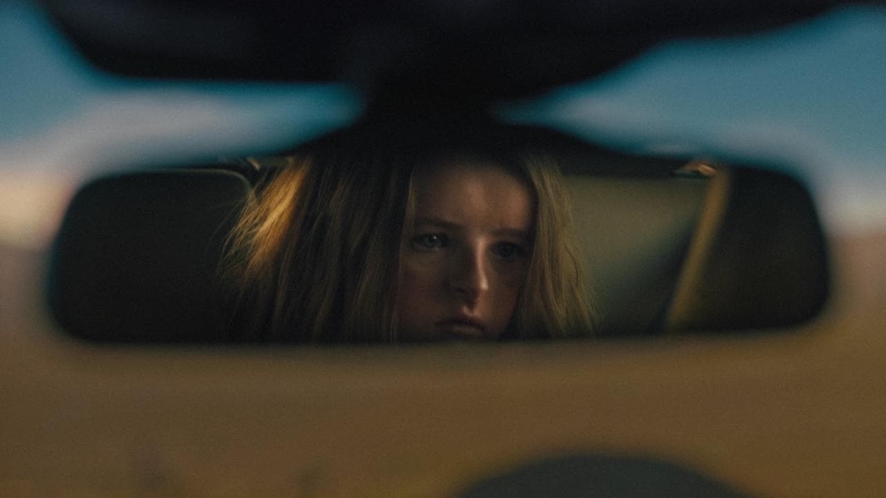 ヘレディタリー/継承の背景画像