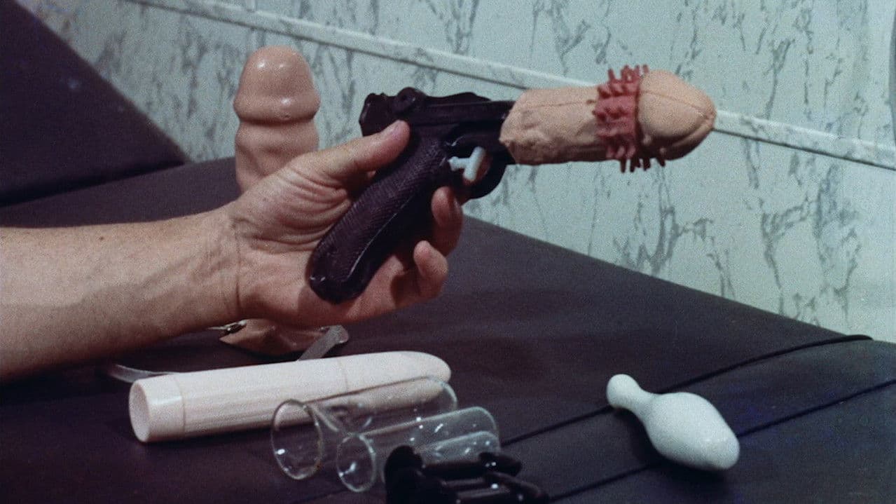 Let Me Die a Womanの背景画像