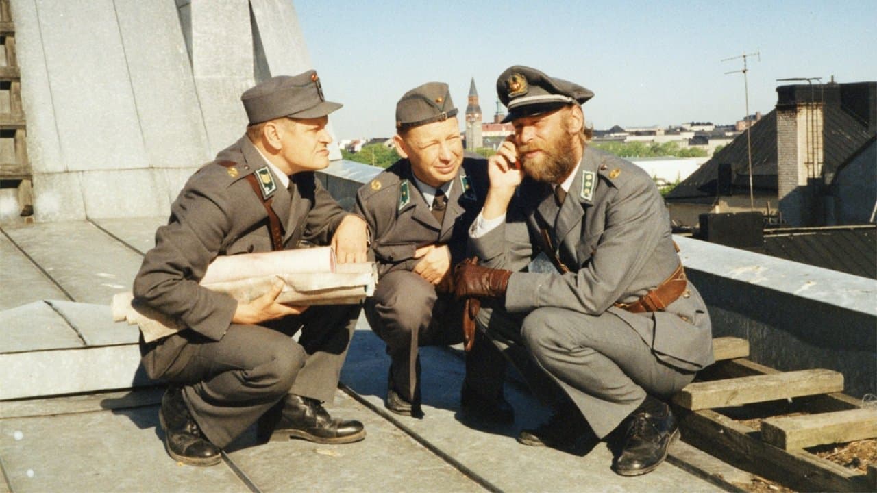 Vääpeli Körmy ja kahtesti laukeavaの背景画像