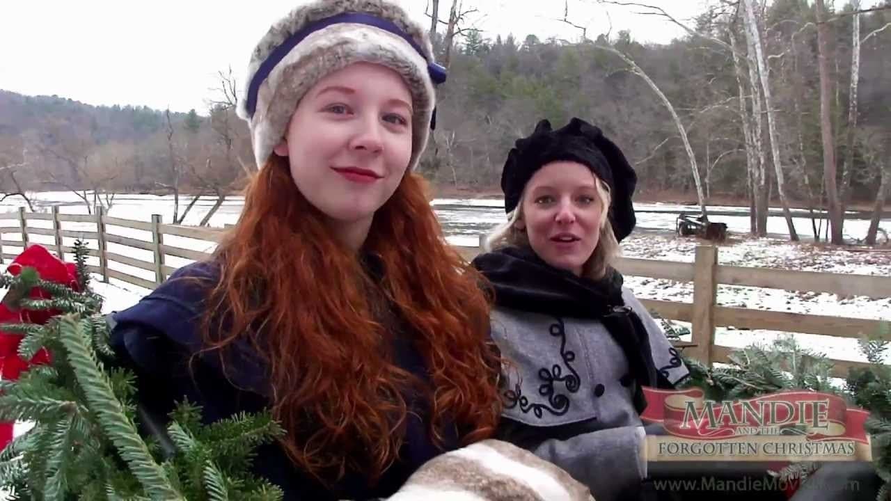 Mandie and the Forgotten Christmasの背景画像