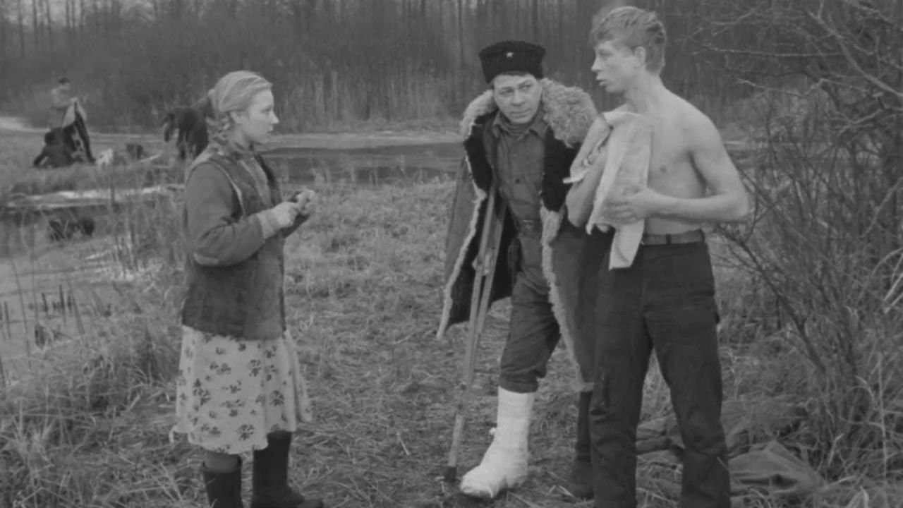 Через кладбищеの背景画像