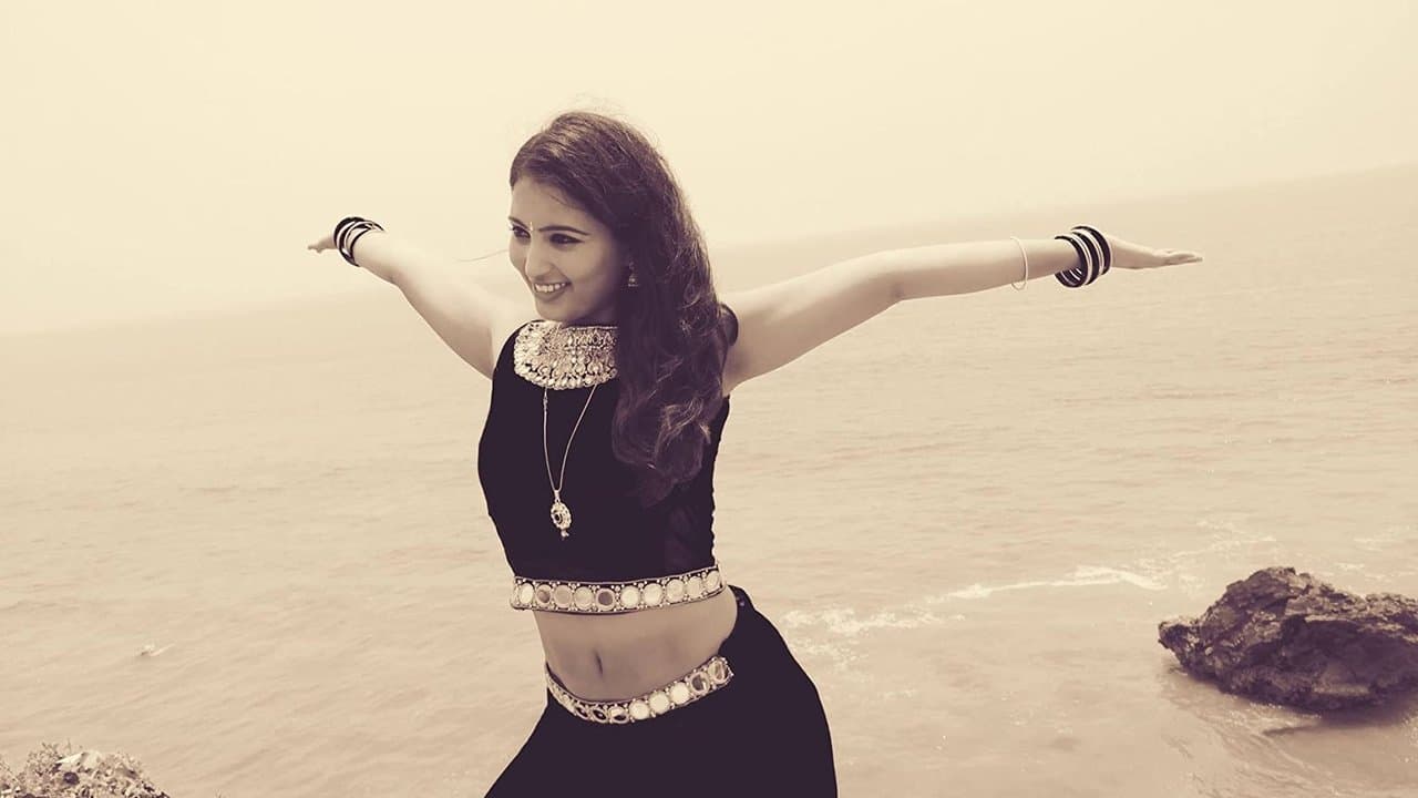 బీచ్ రోడ్ చేతన్の背景画像