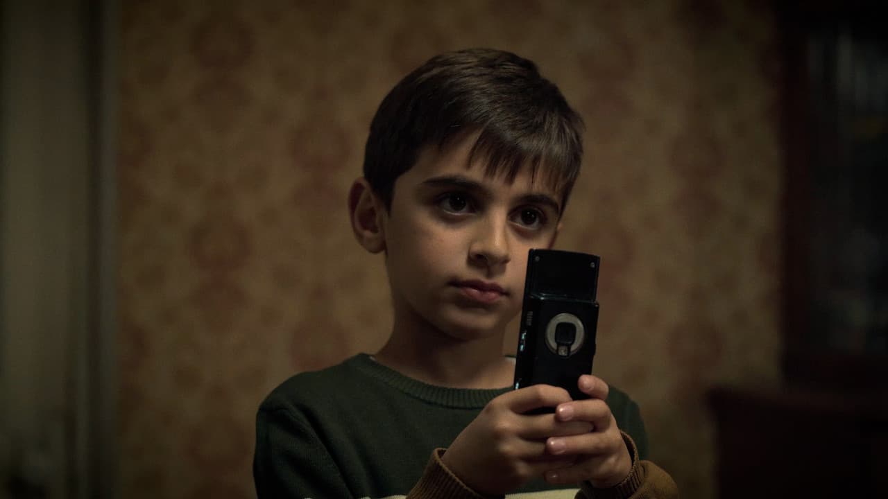 Իմ Առաջին Հեռախոսըの背景画像