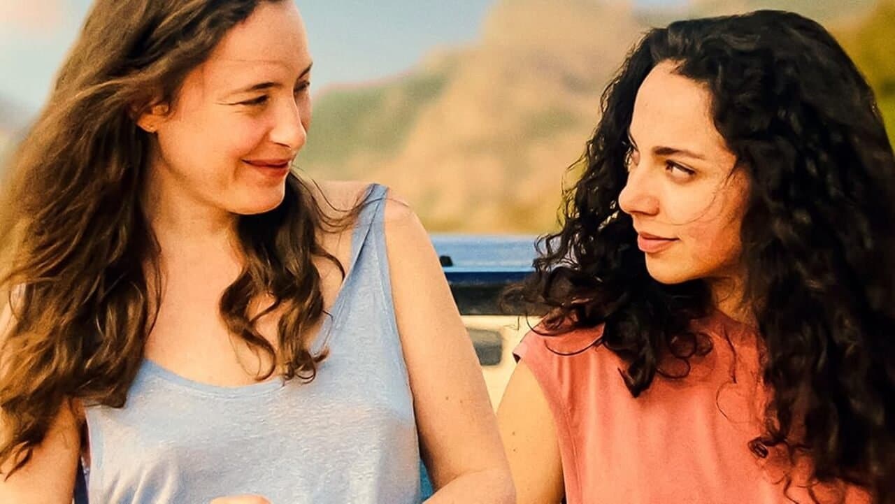 Upon Her Lips: French Kissの背景画像