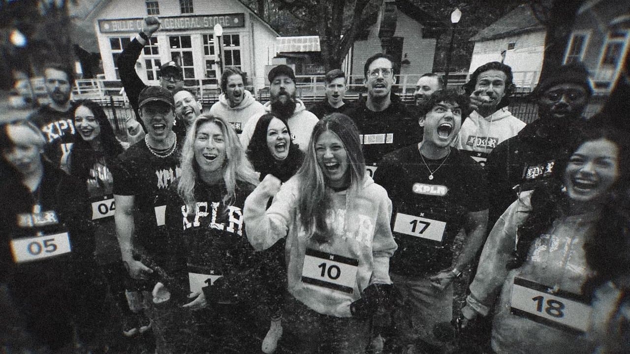 We Trapped 20 YouTubers in a Haunted Cityの背景画像