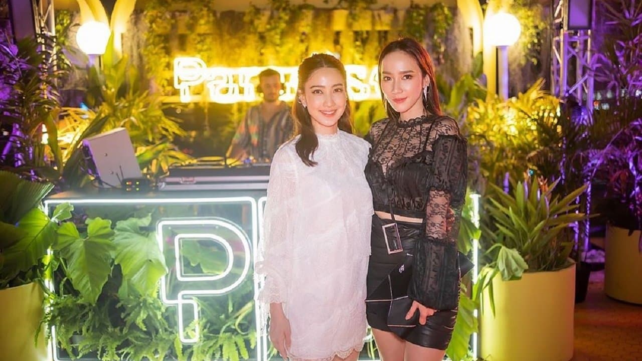 พระจันทร์ลายพยัคฆ์の背景画像