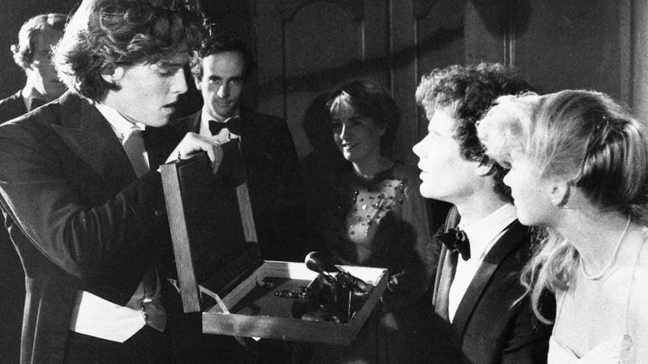 Privilegedの背景画像