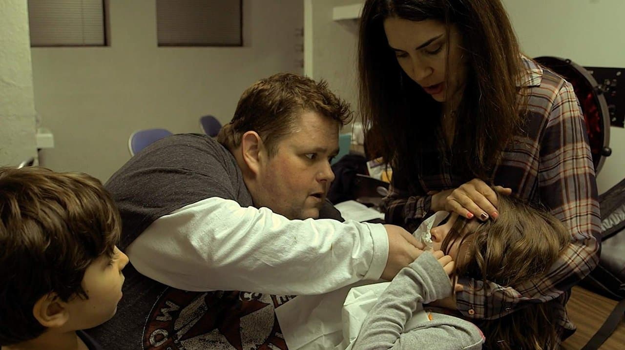 What's Eating Ralphie May?の背景画像