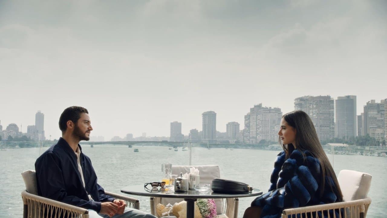 ٦ أيامの背景画像