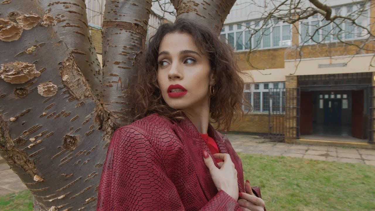 Loving in Stereoの背景画像