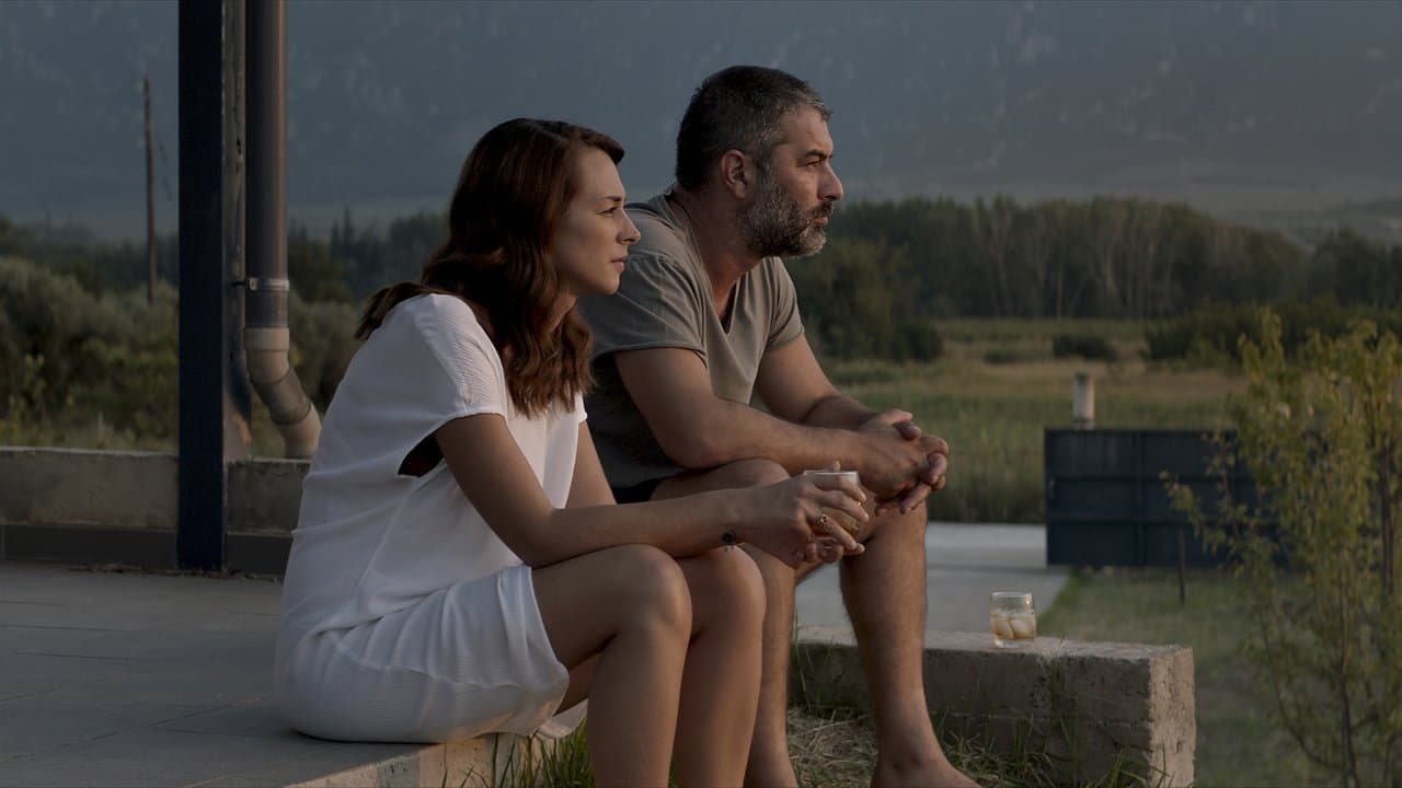 Η Μπαλάντα της Τρύπιας Καρδιάςの背景画像