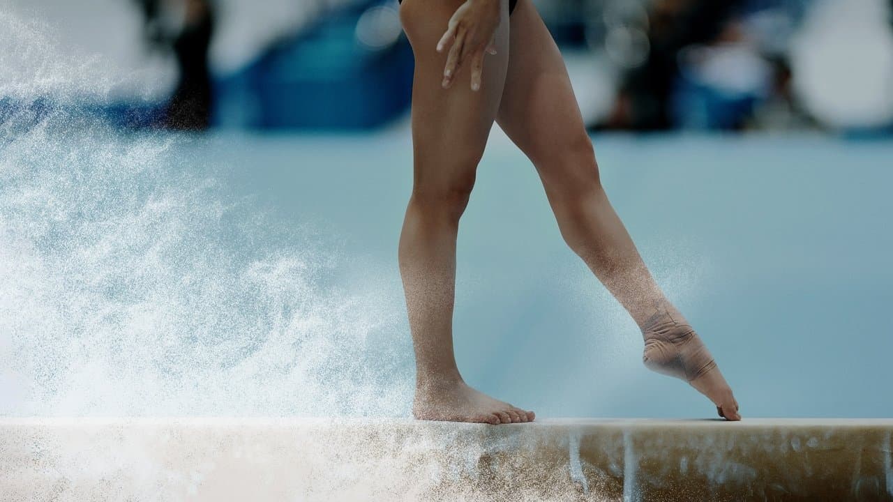 Golden: The Journey of USA's Elite Gymnastsの背景画像