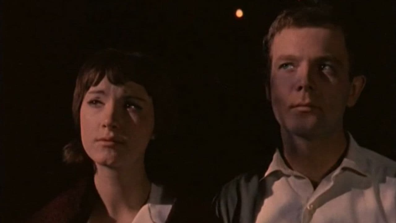 Месяц Майの背景画像