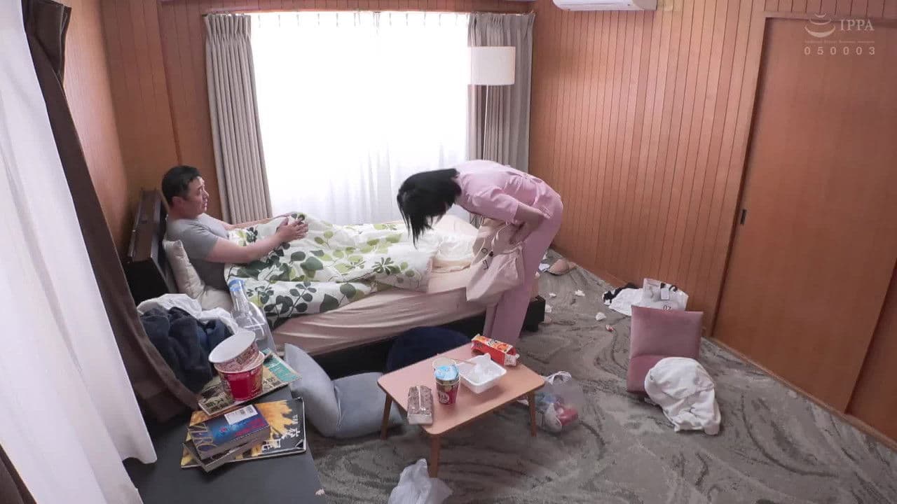 介護に来てくれた美人ヘルパーがまさかの昔面倒を見た教え子！？丹念にカラダを拭かれて思わず勃起してしまったチ〇ポを見て昔のお返しにと丁寧な全身リップ＆フェラで奉仕をしてくれるミラクルに有り得ないほど射精してしまった！！！の背景画像