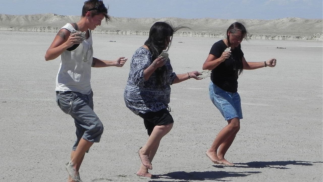 Return: Native American Women Reclaim Foodways for Health & Spiritの背景画像