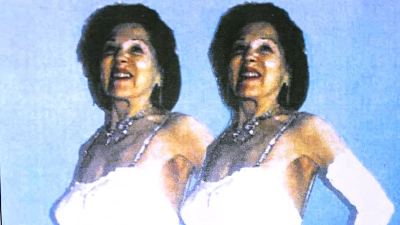 Woolen Jockstrapの背景画像