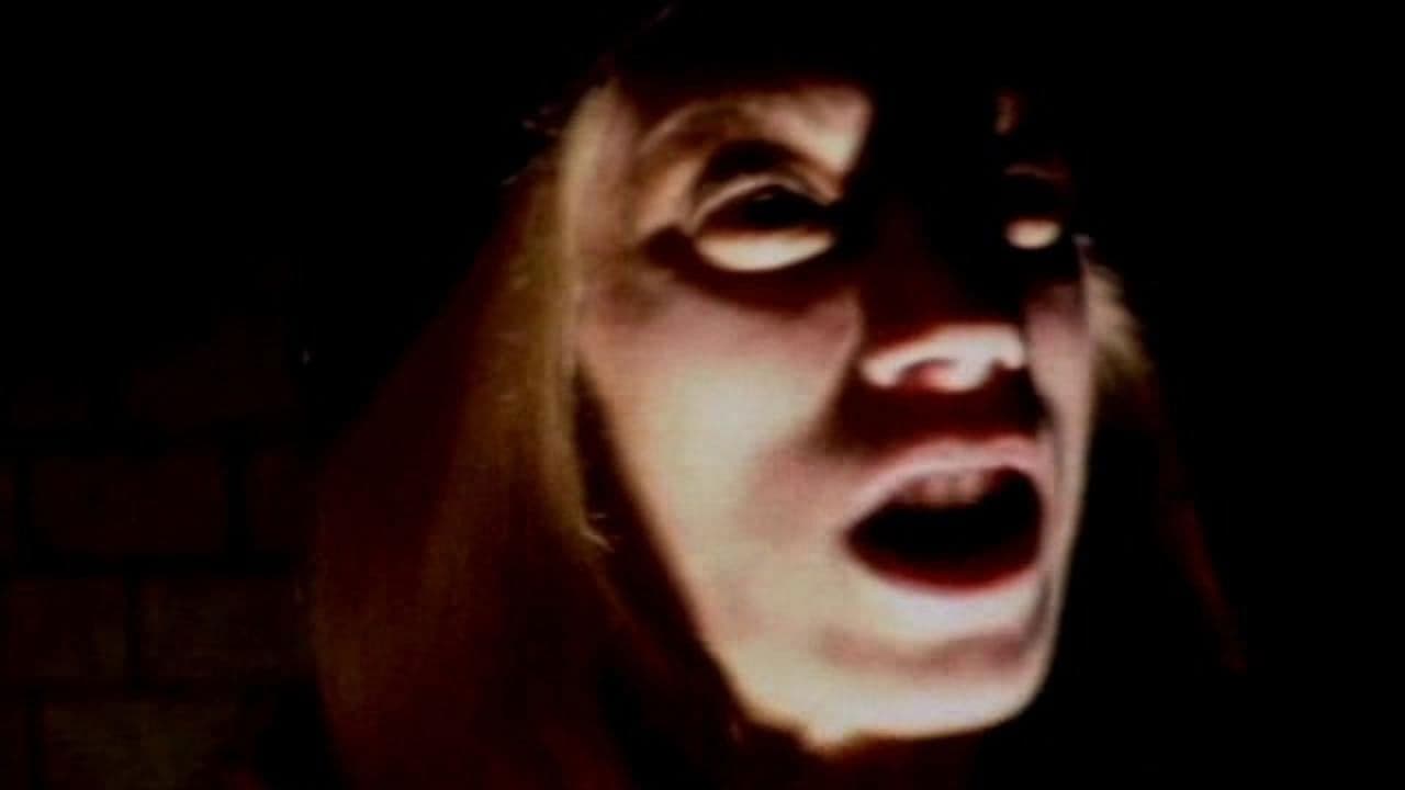 5 Dead on the Crimson Canvasの背景画像