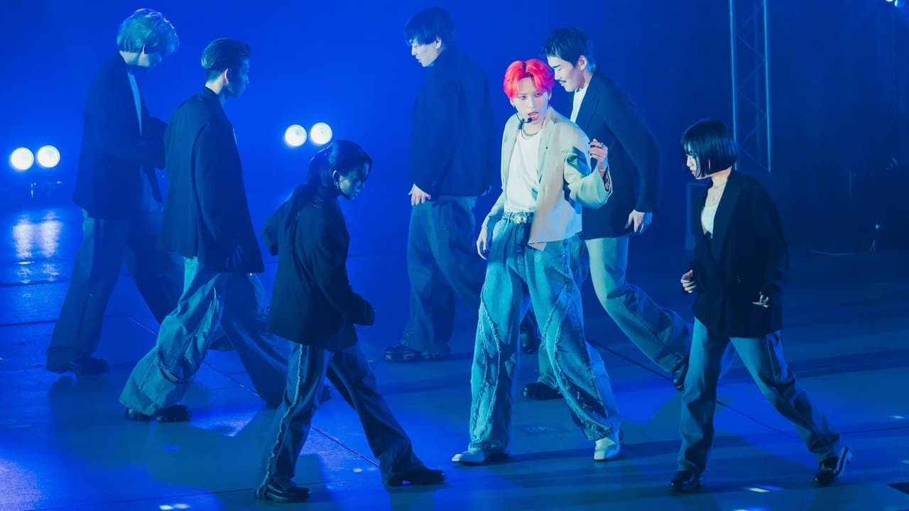 Give me your dayの背景画像