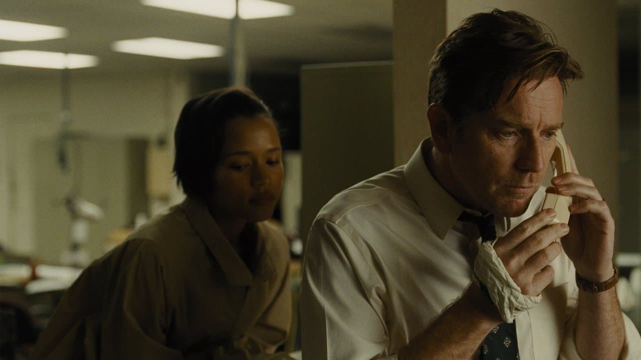 Mother, Couchの背景画像