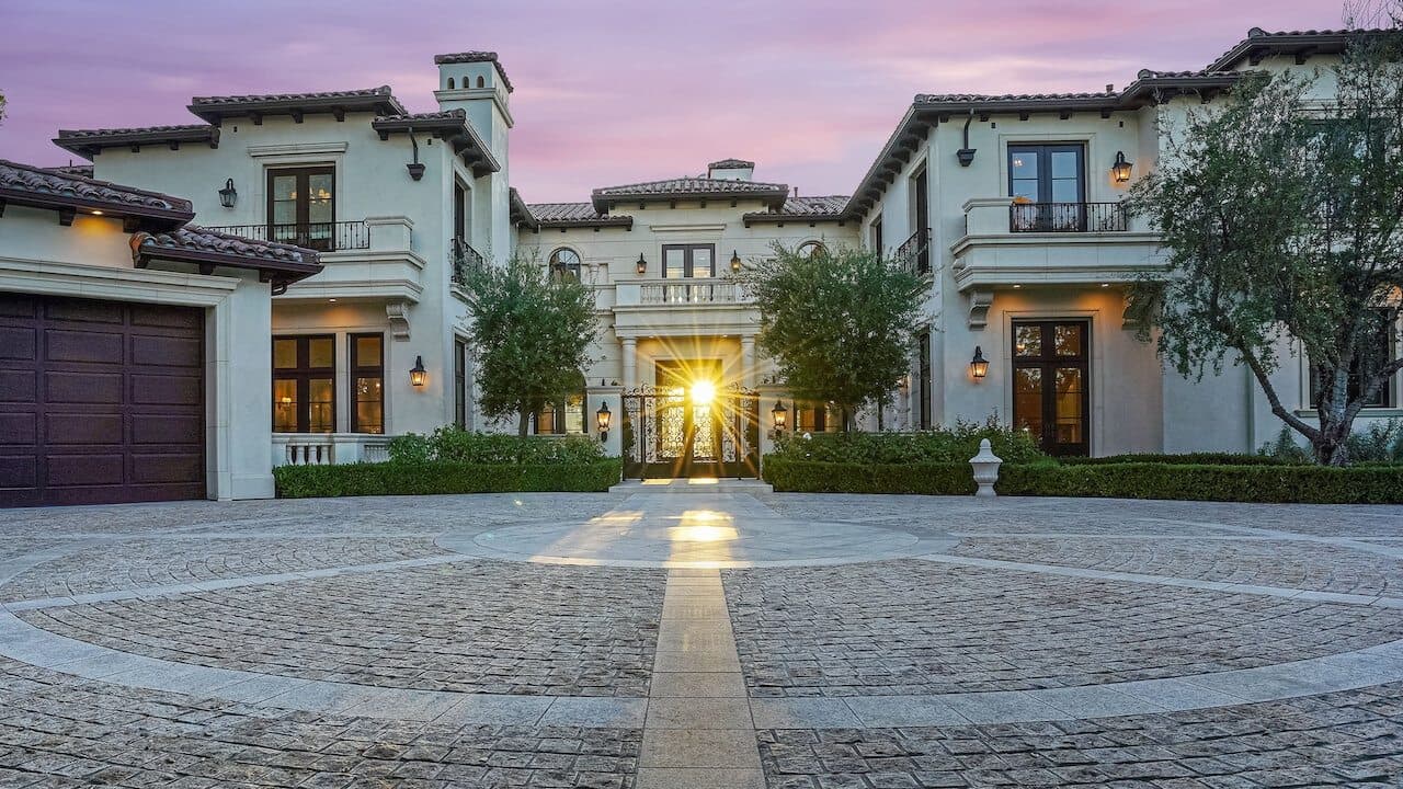 不動産王 in ビバリーヒルズの背景画像