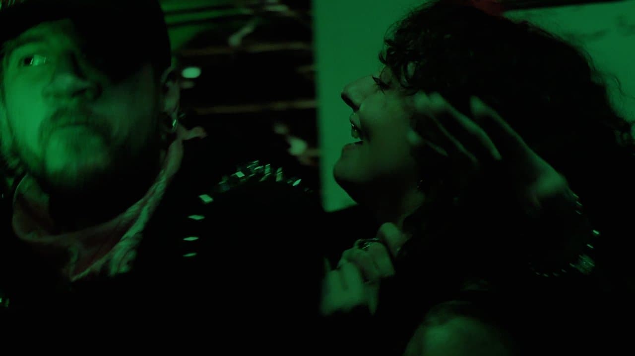 Cavepeopleの背景画像