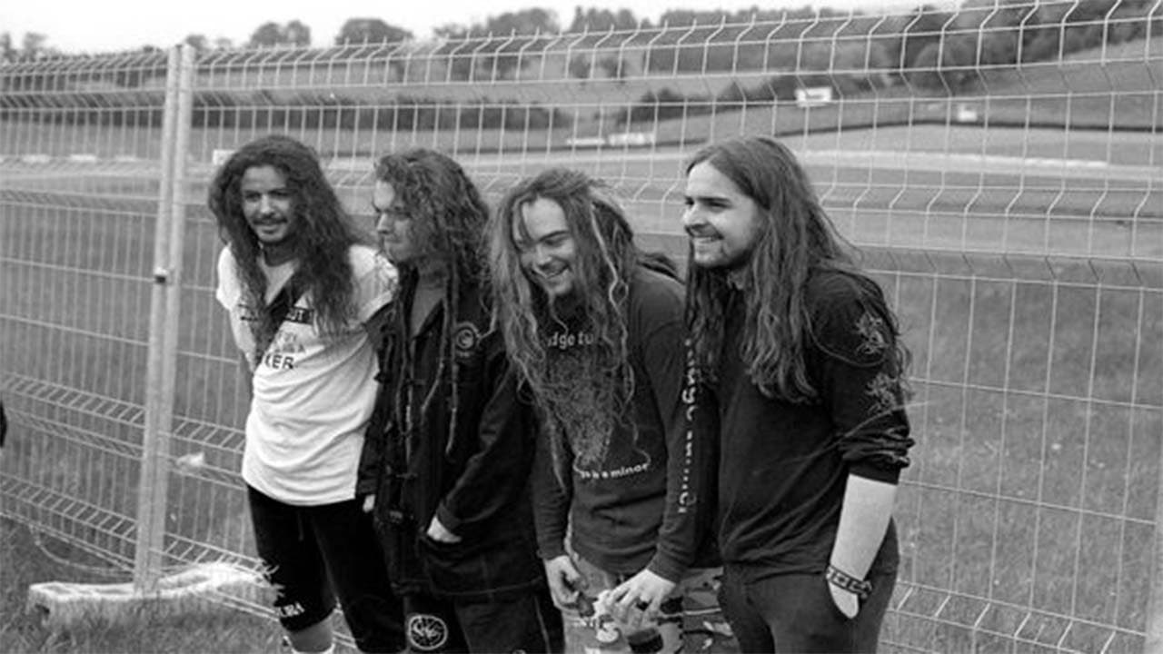 Sepultura - Third World Chaosの背景画像