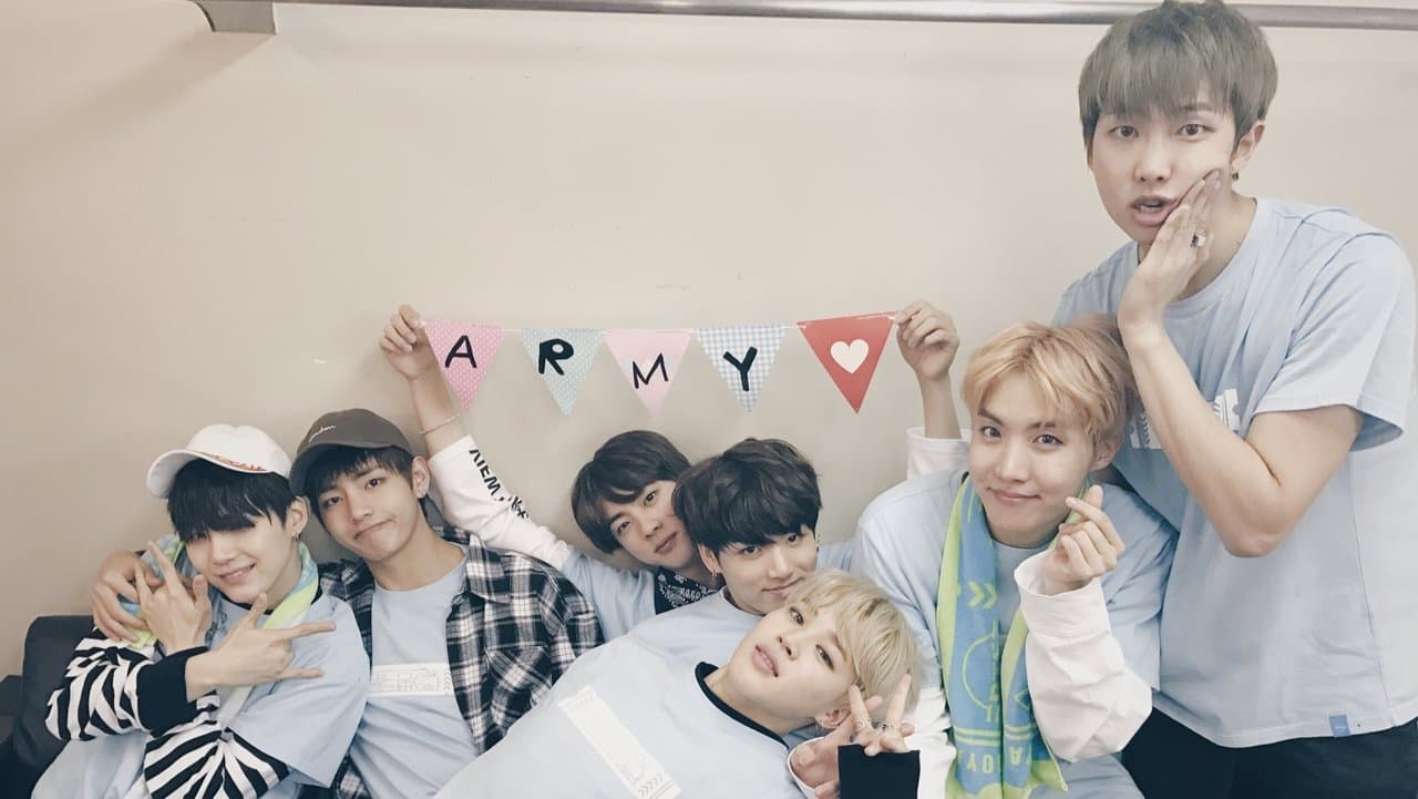 BTS Japan Official Fanmeeting Vol.3: Reaching Youの背景画像