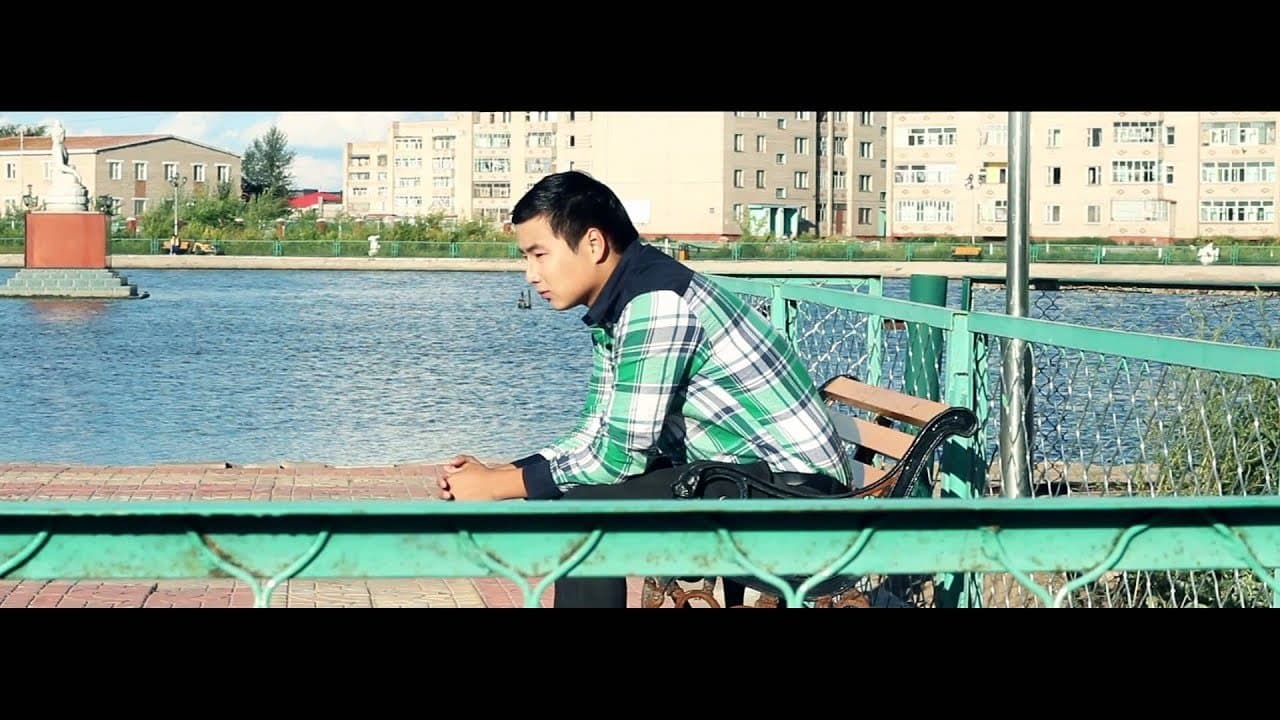 Аз жаргалын эрэлдの背景画像