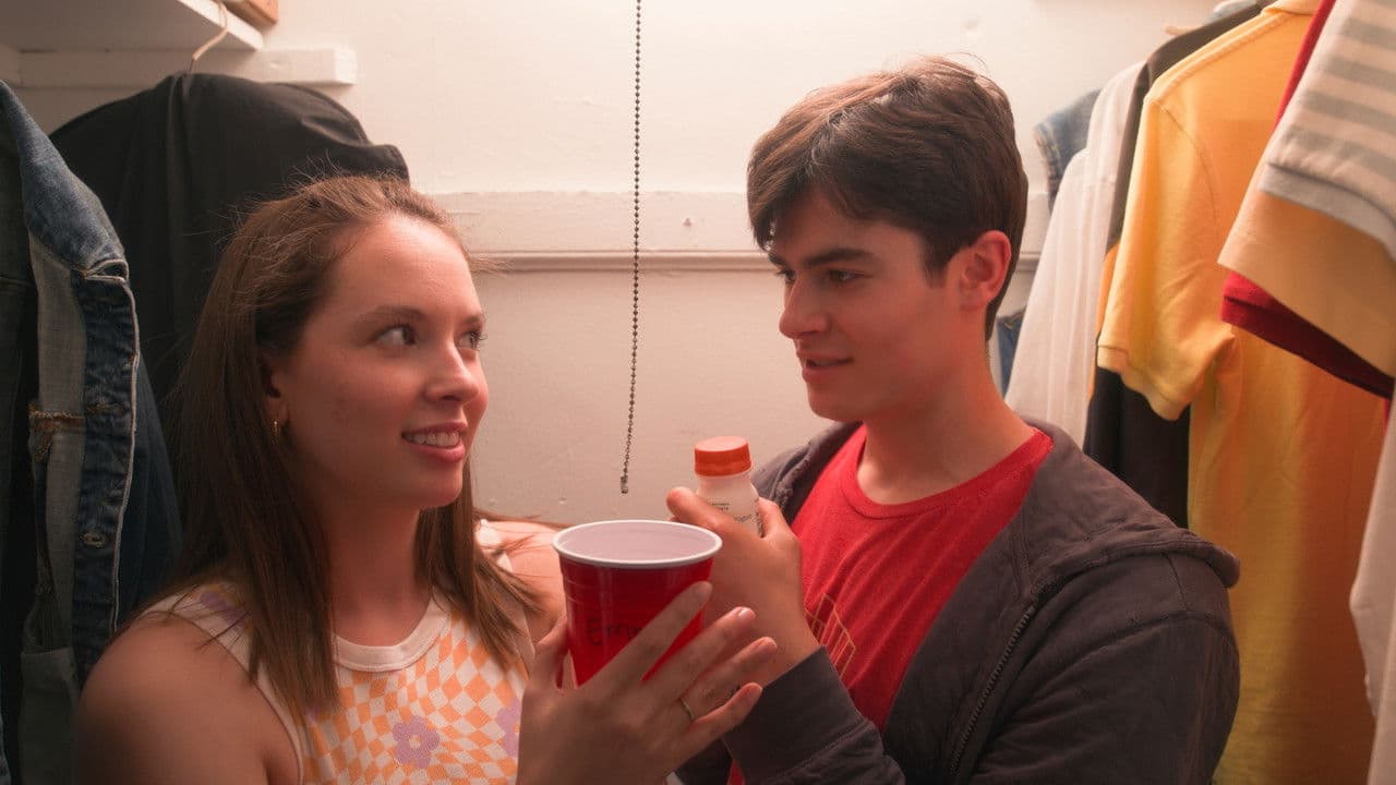 7 Minutes in the Closetの背景画像