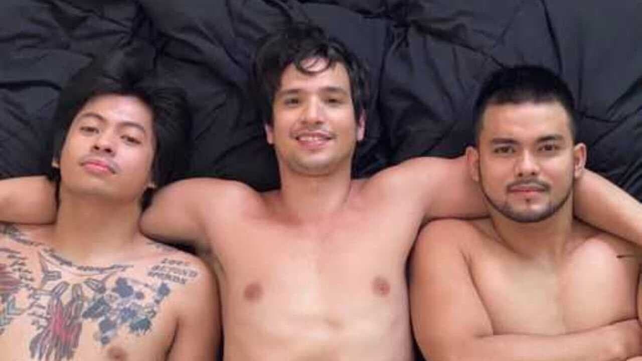 Unlockedの背景画像