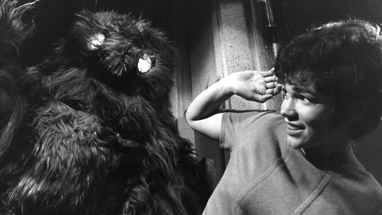 Doctor Who: The Web of Fearの背景画像