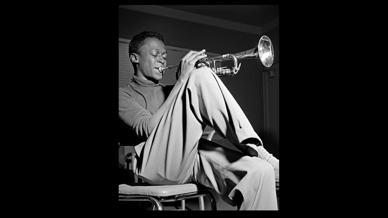 Miles Davis – Tutuの背景画像