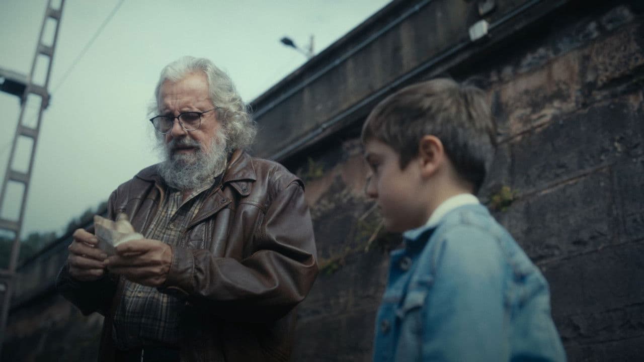 Luces en la oscuridadの背景画像