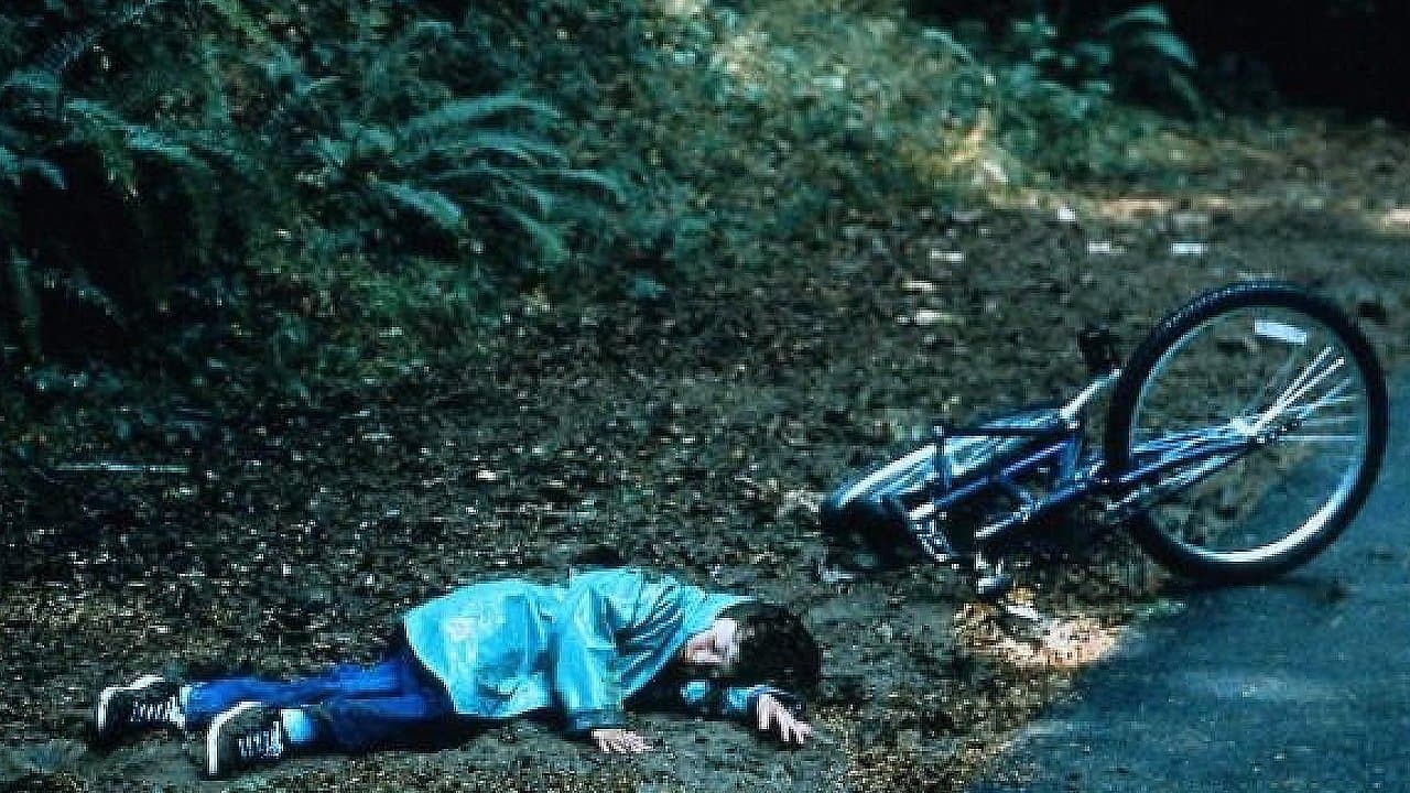 Hit and Runの背景画像