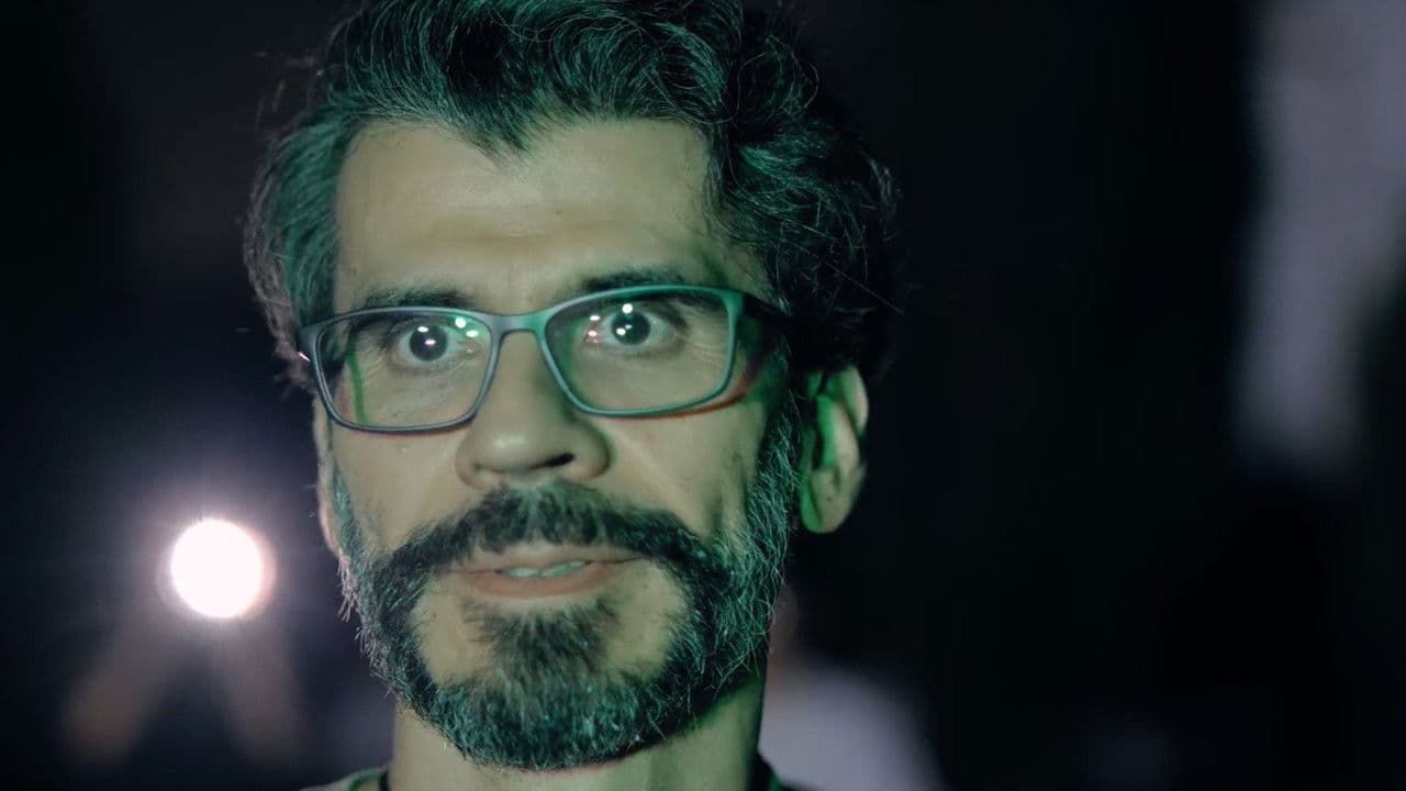 EXTRASENSORIALの背景画像