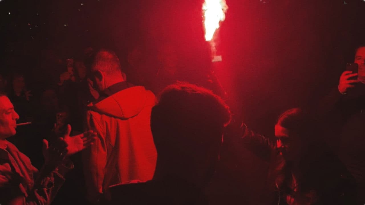 Fragments on Resistanceの背景画像