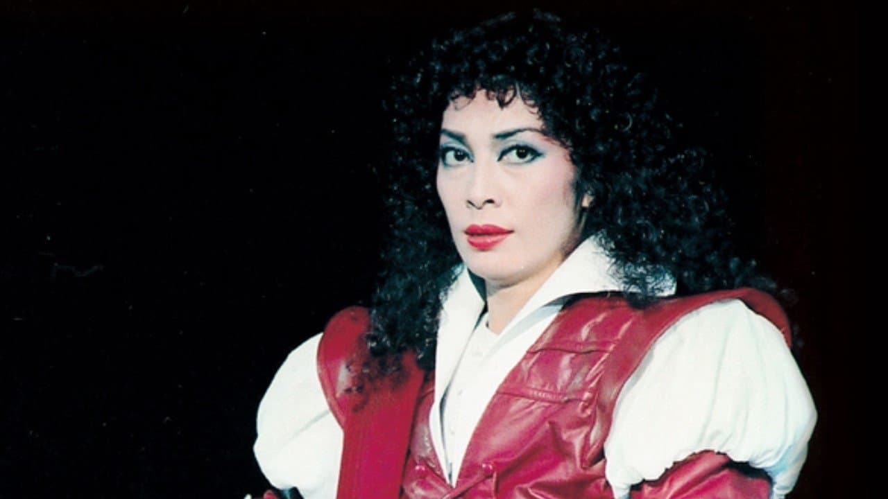 はばたけ黄金の翼よの背景画像