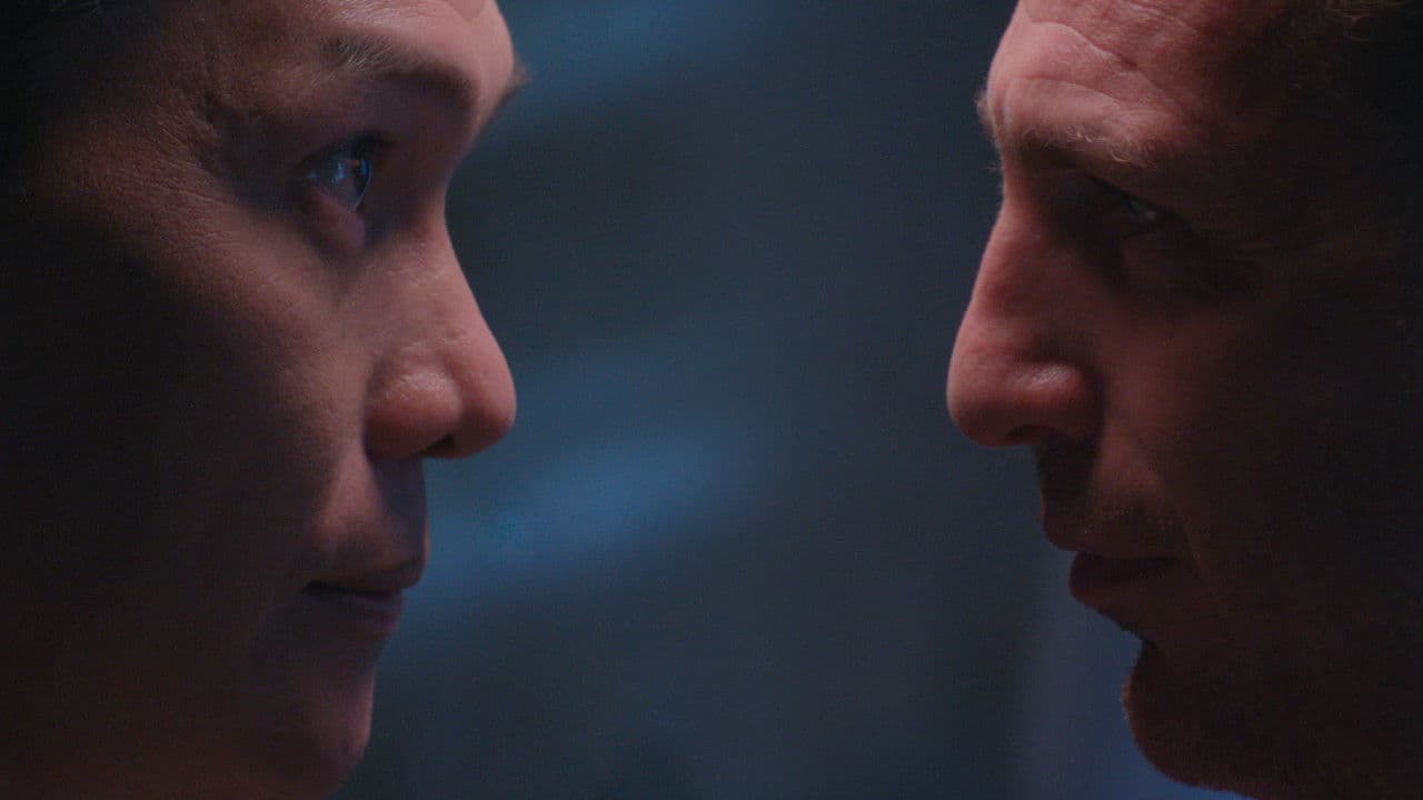 The Expatの背景画像