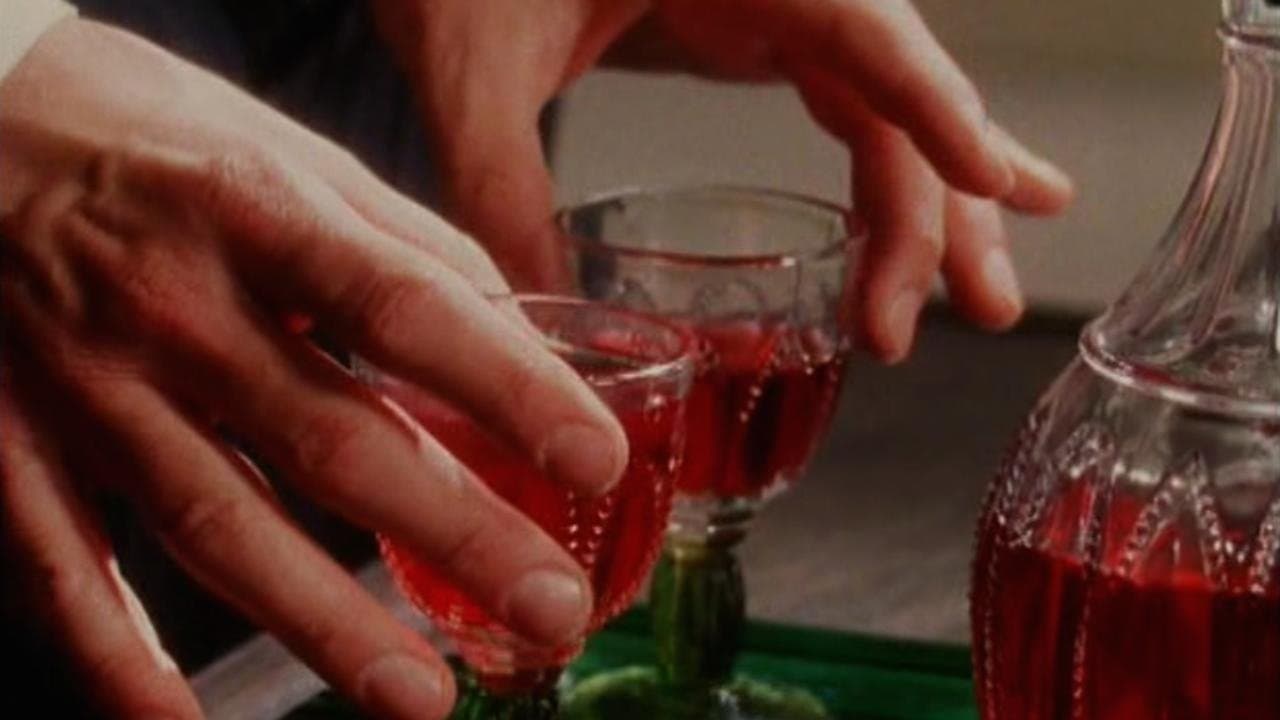 The Hypnotistの背景画像