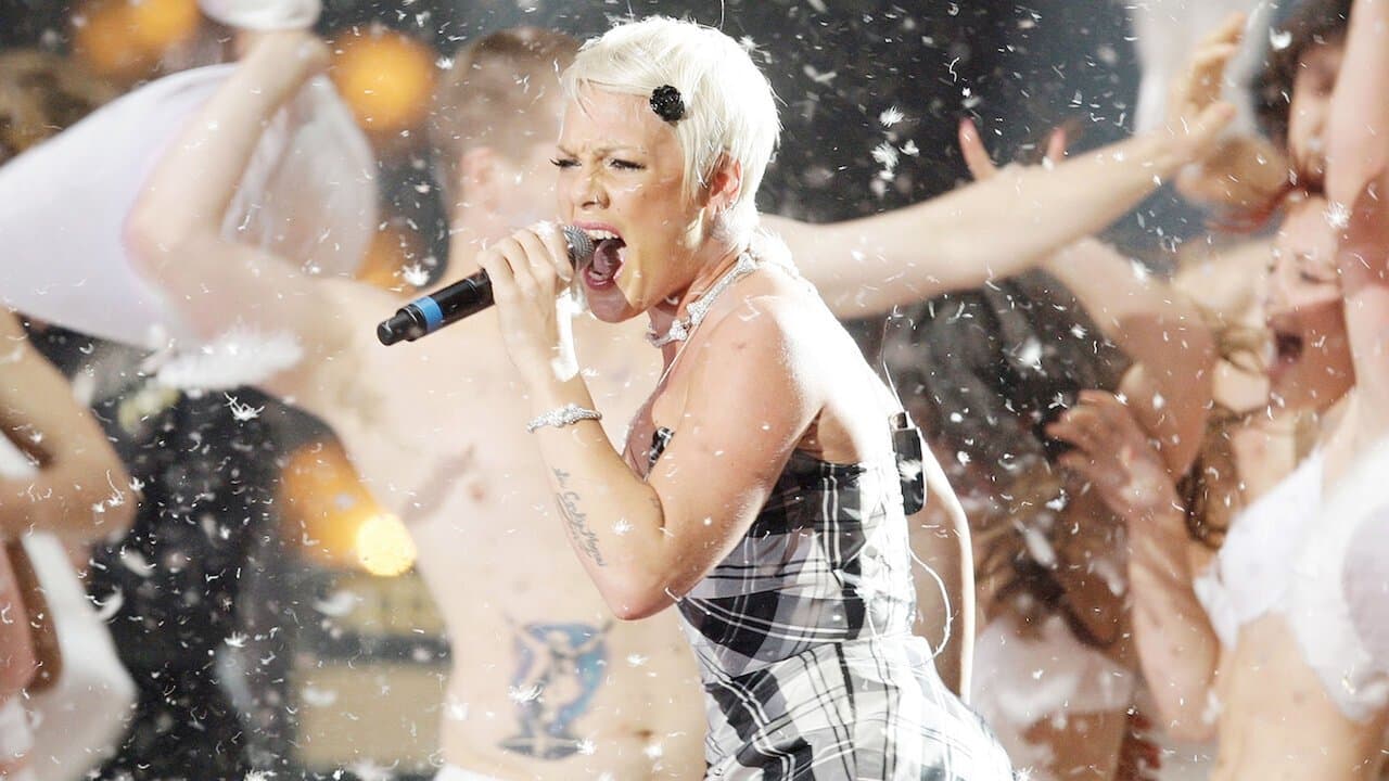 P!NK: Staying Trueの背景画像