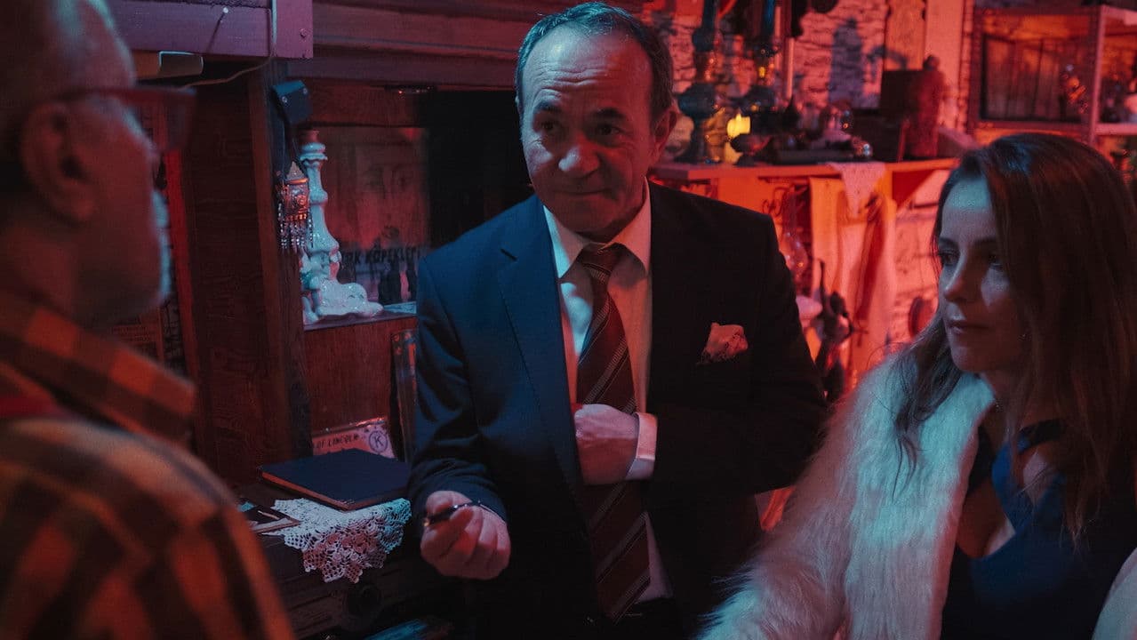 Aynı Gecenin Lacivertiの背景画像