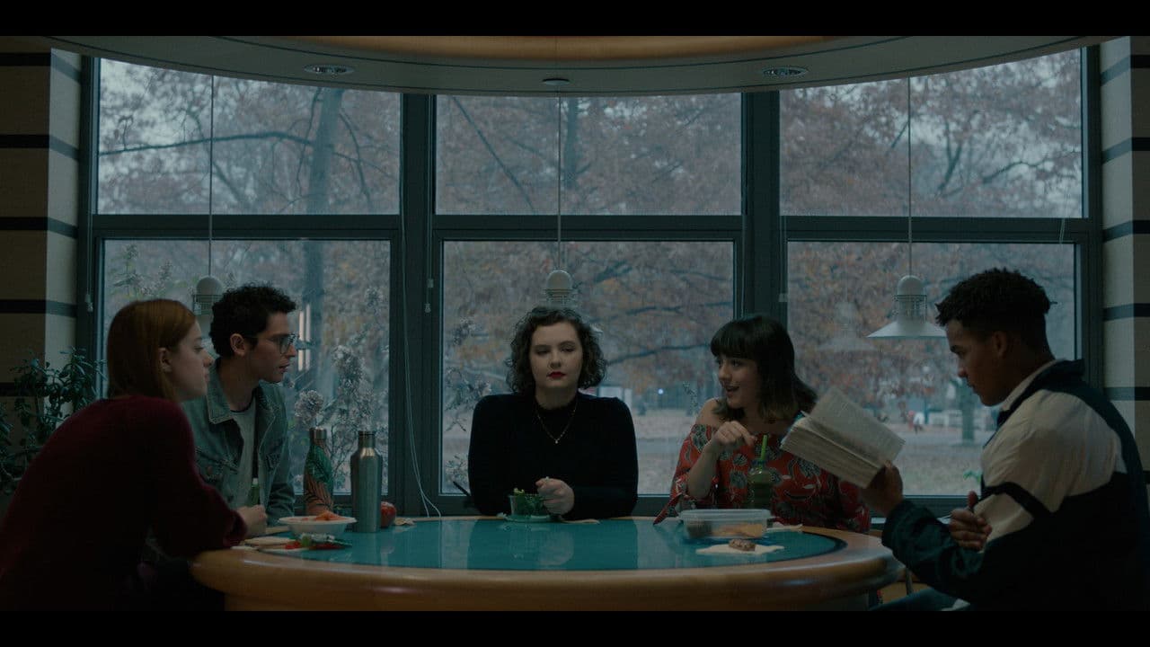 Inhumanの背景画像