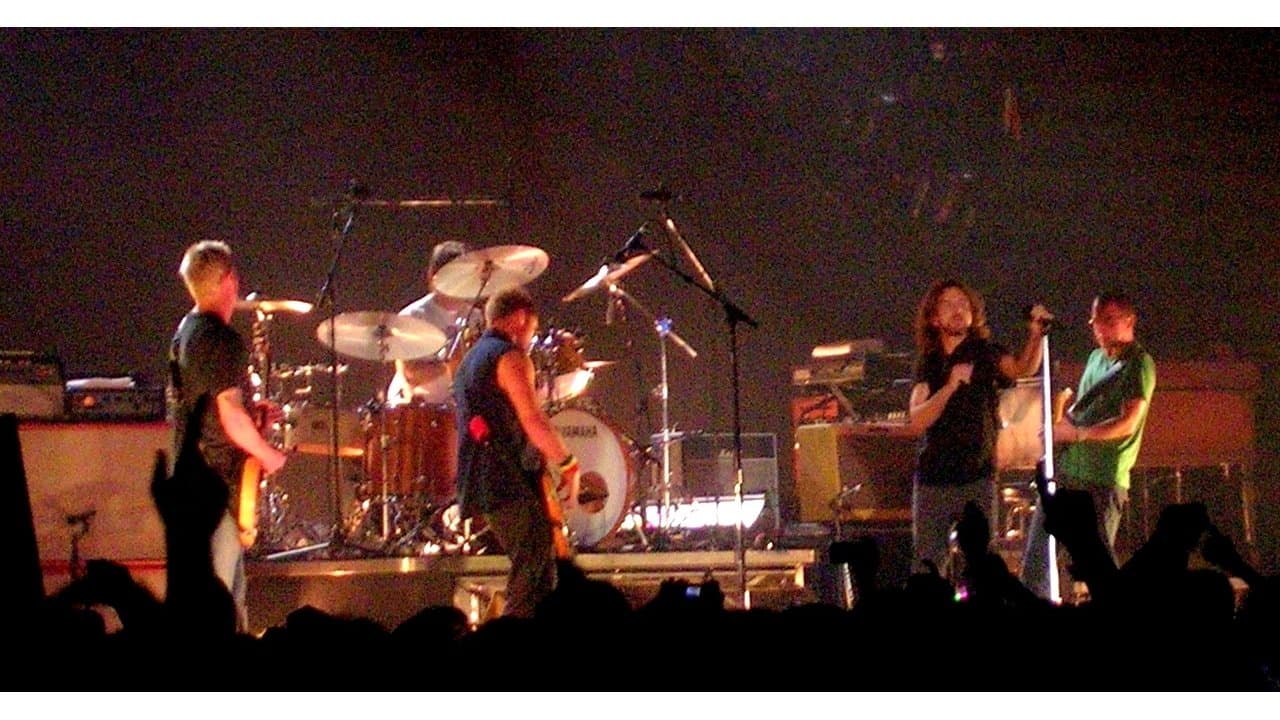 Pearl Jam: Bologna 2006の背景画像