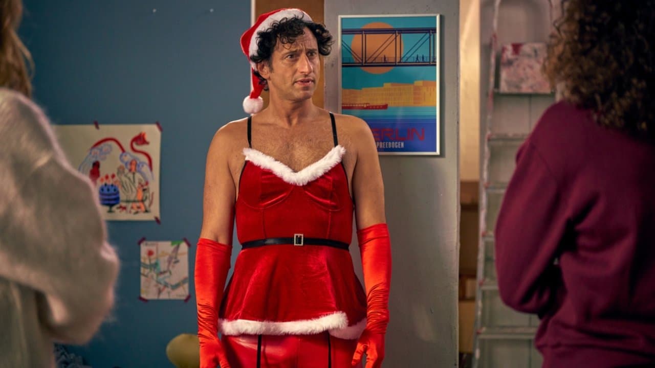 Zwei Weihnachtsmänner sind einer zu vielの背景画像